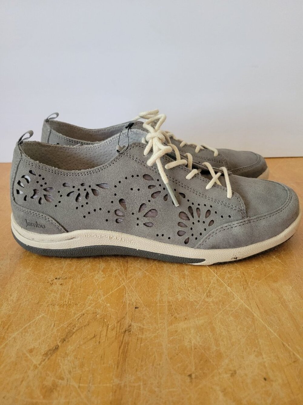 JAMBU Bloom Women's Sneakers Gray Leather Floral Cutout Lace Up Shoes Size 8M